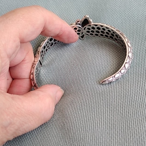 BALI LEGACY BUTTERFLY CUFF BRACELET - Picture 5 of 10